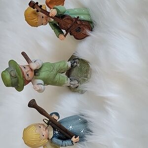 Charming Angel Musician Figurines 3